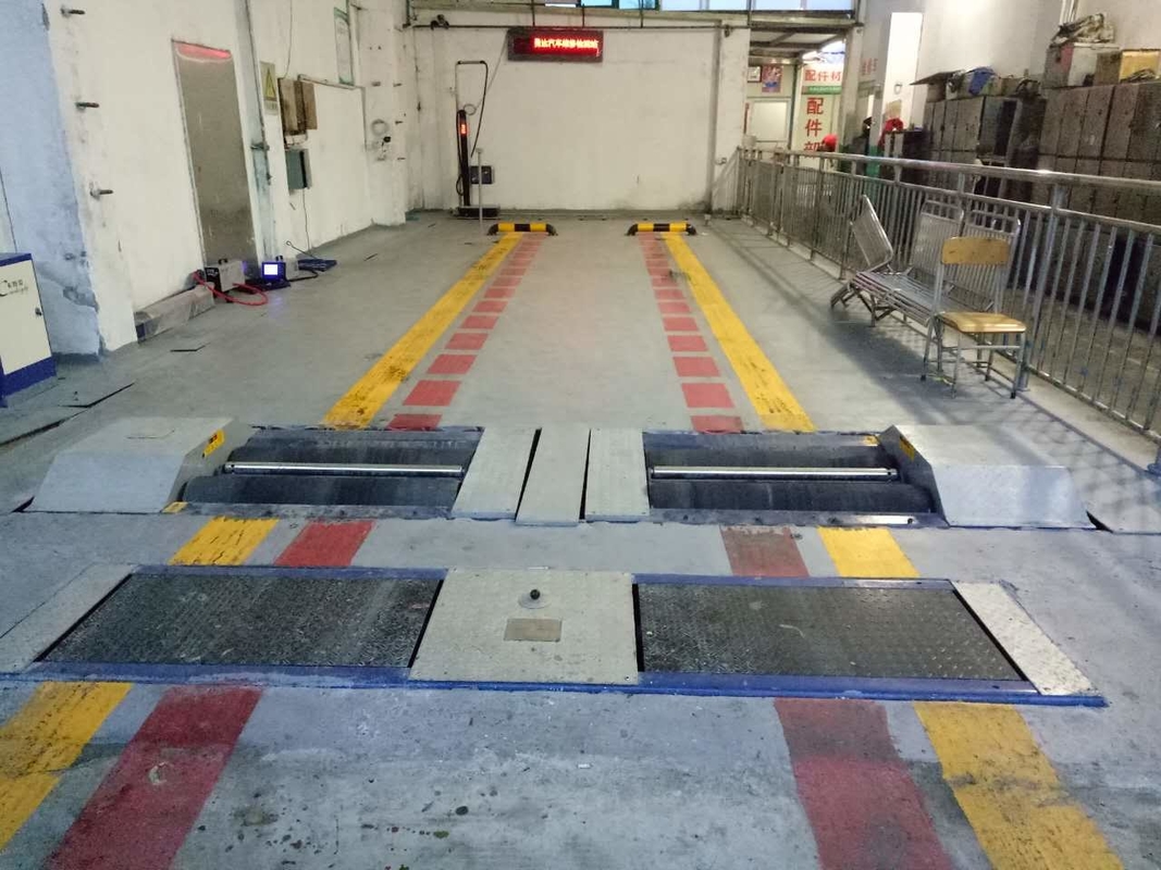 Twee toetsers CT-EWR Automobil Motor Vehicle Inspection Facility Level 2 Onderhouds- en veiligheidstestlijn