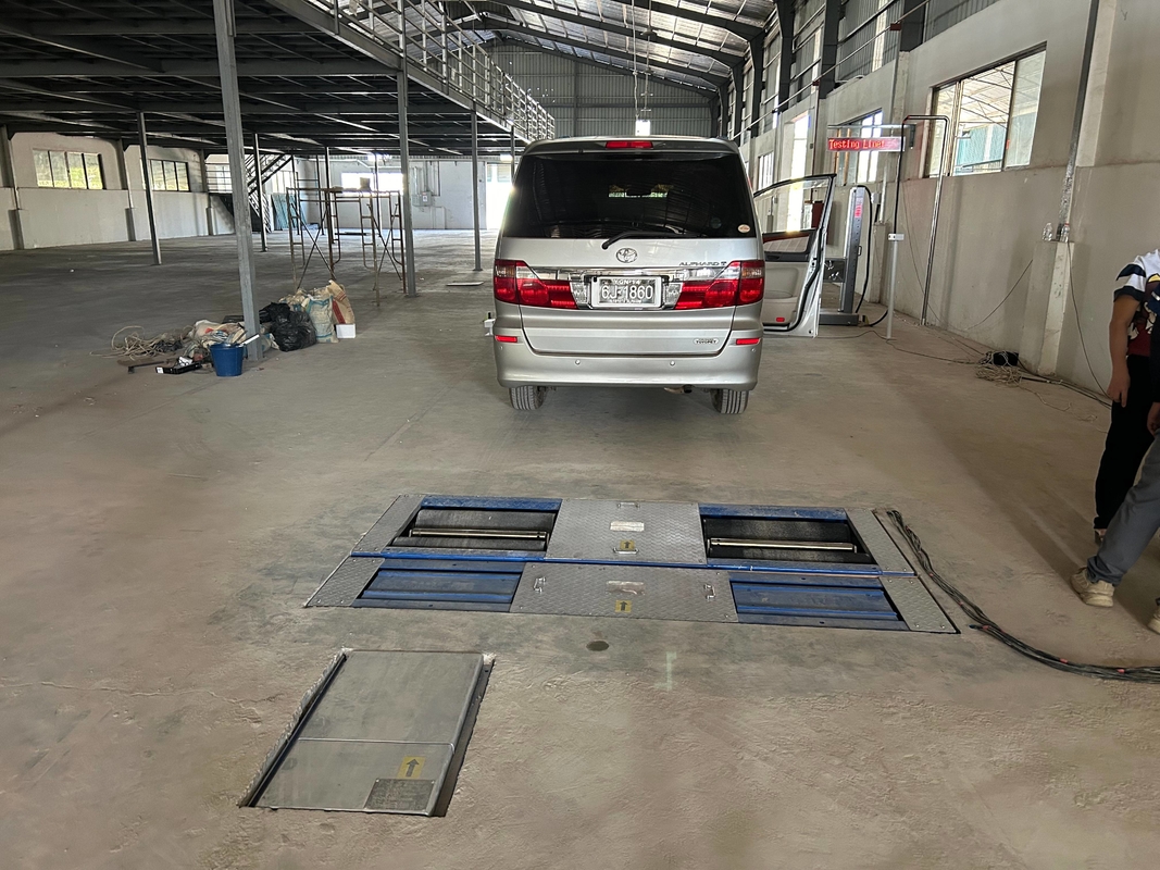 Voertuigtestlijn Combo Roller 4 In 1 Voertuigtestlijn Set Rollerremtoetser met asbelasting zijdelsliptoetser Suspensieproef