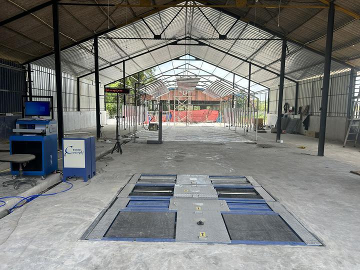 5-in-1-rollenremtoetser met maximale asbelasting van 4000 kg, dubbelzijsplaten en industriële bedieningscomputer voor voertuigtestlijn