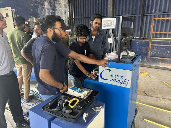 5-in-1-rollenremtoetser met maximale asbelasting van 4000 kg, dubbelzijsplaten en industriële bedieningscomputer voor voertuigtestlijn