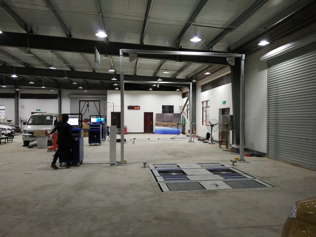 5-in-1-rollenremtoetser met maximale asbelasting van 4000 kg, dubbelzijsplaten en industriële bedieningscomputer voor voertuigtestlijn