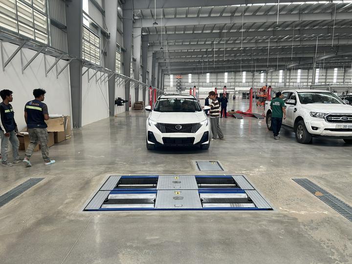 Cartesy merk CTGT-3-3C Roller Trinity voertuigtestlijn Rollenremtester met asbelasting Enkele plaat zijsliptester voor lichte voertuigen